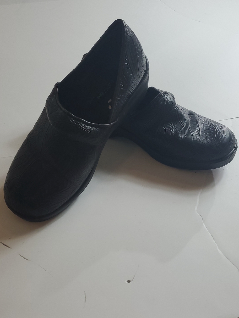 Cushionaire Womens Dark Brown Slip-On Comfort Shoes